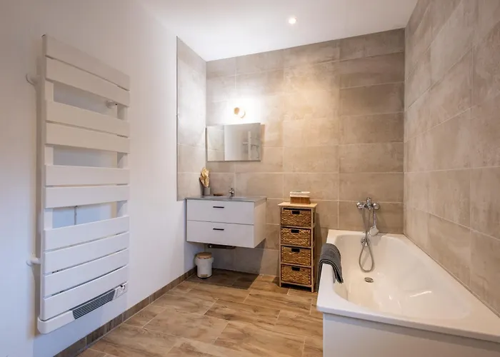 Le Clos Saint-martin - Avec Jacuzzi Holiday home *